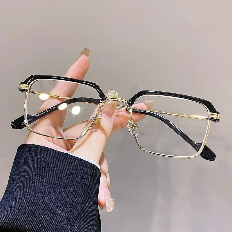 Reading Glasses – Auto Tint, Anti-Blue Light, UV Protection | Perfect for Work, Travel & Everyday Comfort