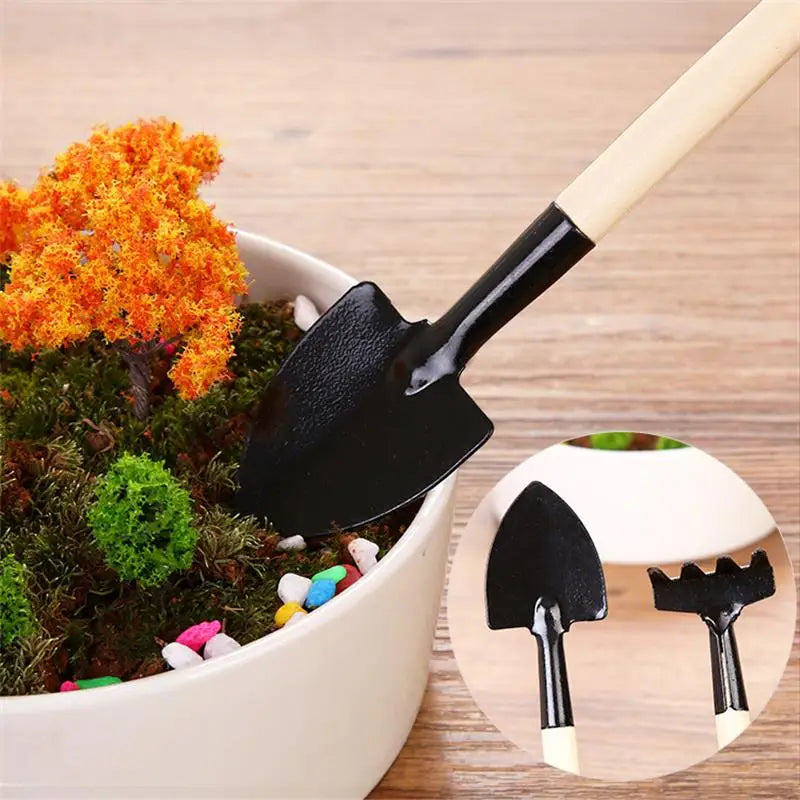 Gardening Tools Three-Piece Set